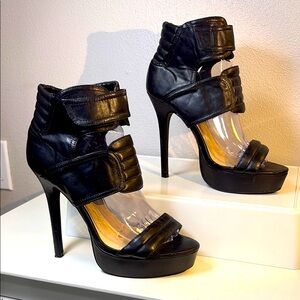 Shi by JOURNEYS Black Strappy Heels size 9